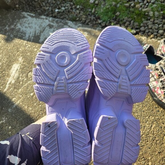 Brand new sneakers - Picture 3 of 4